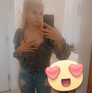 Meet your Posher, Alexis